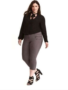 Plus Size Cropped Moto Pants in Gray